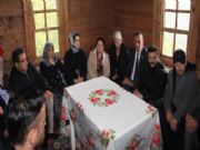 DERES�K� K�Y�NDE YARALAR SARILIYOR